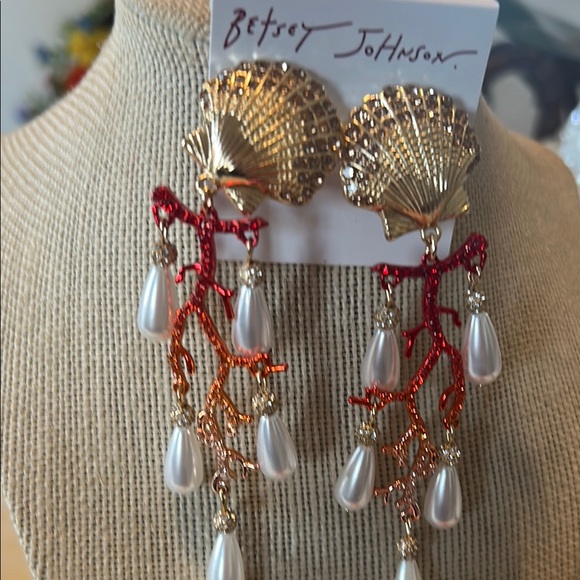 Betsey Johnson Red and Gold Pearl Necklace Set - Picture 7 of 7